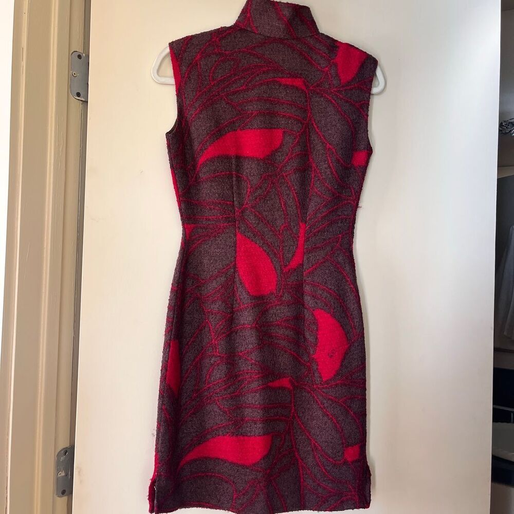 Vintage wool Sleeveless dress with red and gray pattern